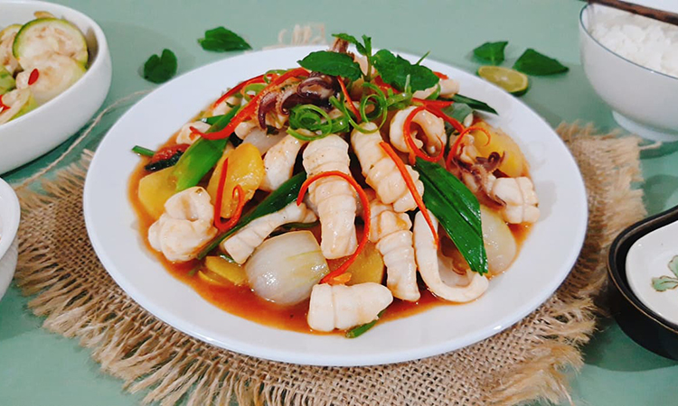 Khám phá thế giới ẩm thực với những món mực xào hấp dẫn